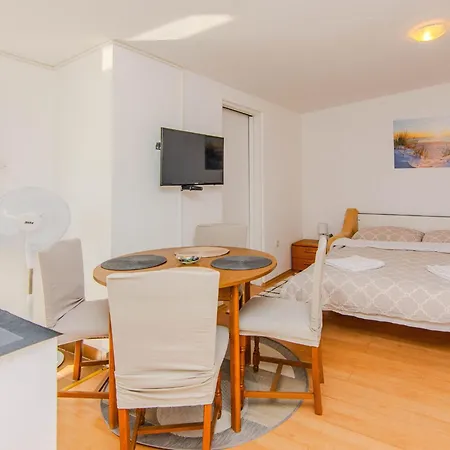 Apartman App Ladika 1 By Interhome Vir