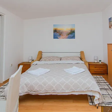 Apartman App Ladika 1 By Interhome *