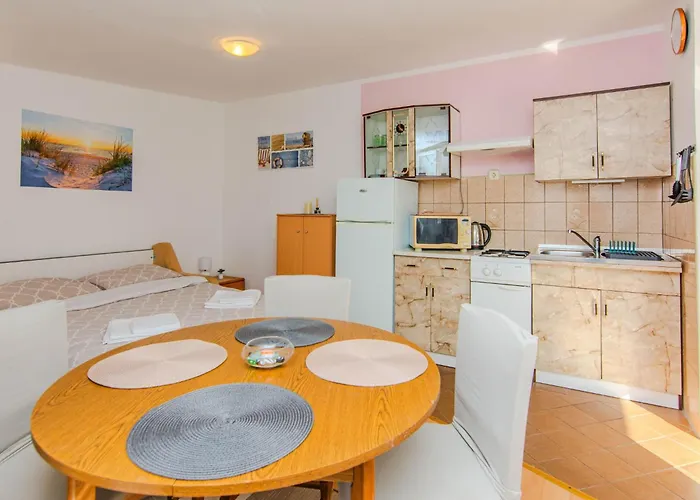 App Ladika 1 By Interhome Apartament *