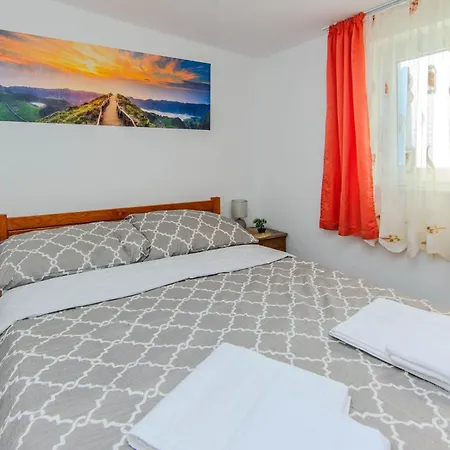 App Ladika 1 By Interhome